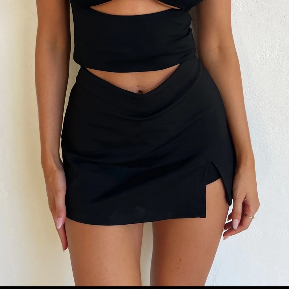 Tiger mist Daphnie mini skort with slit in black
